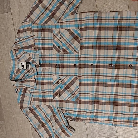 Men's US M MEC Cotton Blue, Tan and Brown Checkered Hiking Shirt in Relaxed Fit - Picture 3 of 8